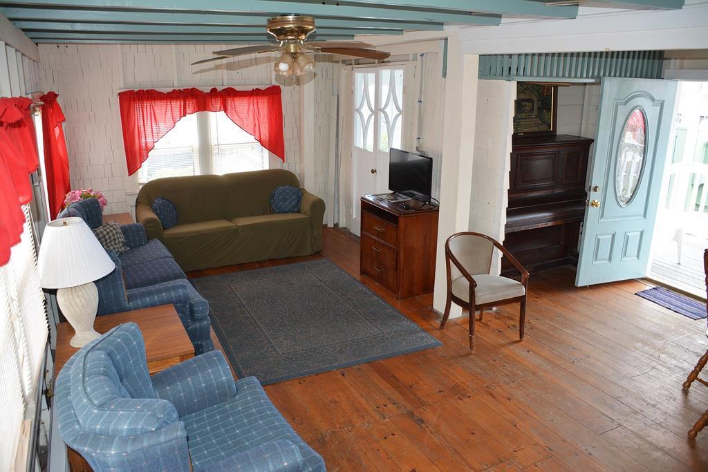 Beach Walk Apartments And Cottages Old Orchard Beach Bagian luar foto